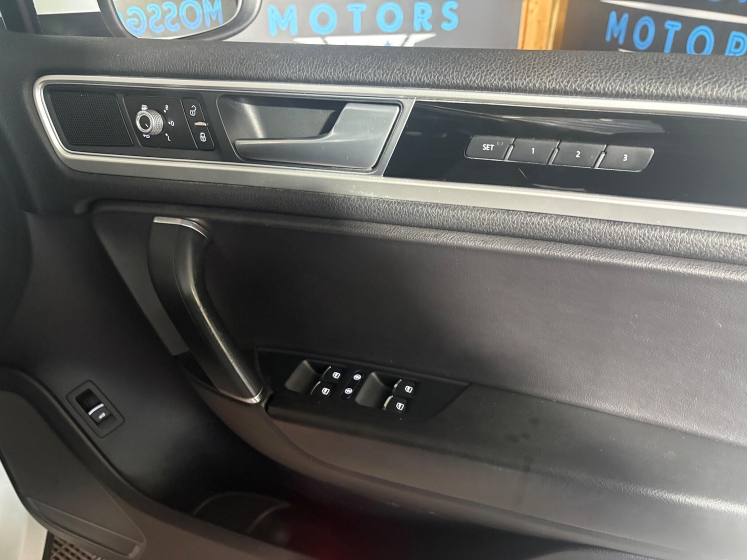 Used Volkswagen Touareg 2016 for sale - 77016797: Photo 31