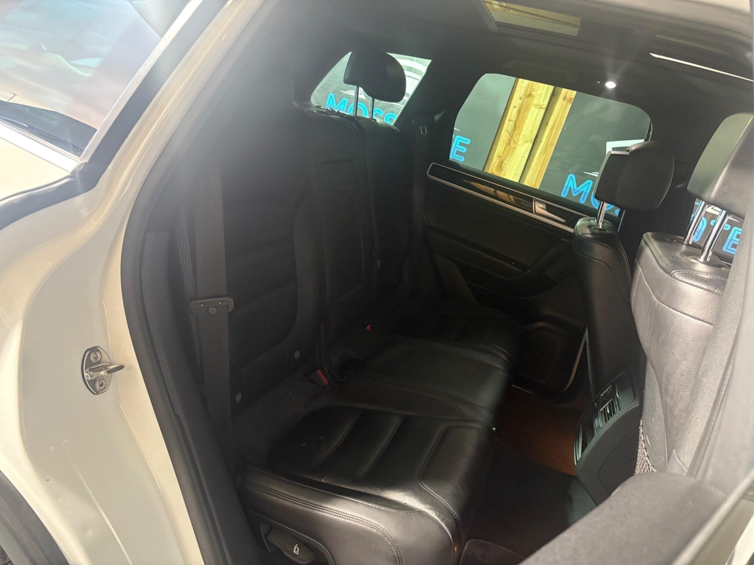 Used Volkswagen Touareg 2016 for sale - 77016797: Photo 33