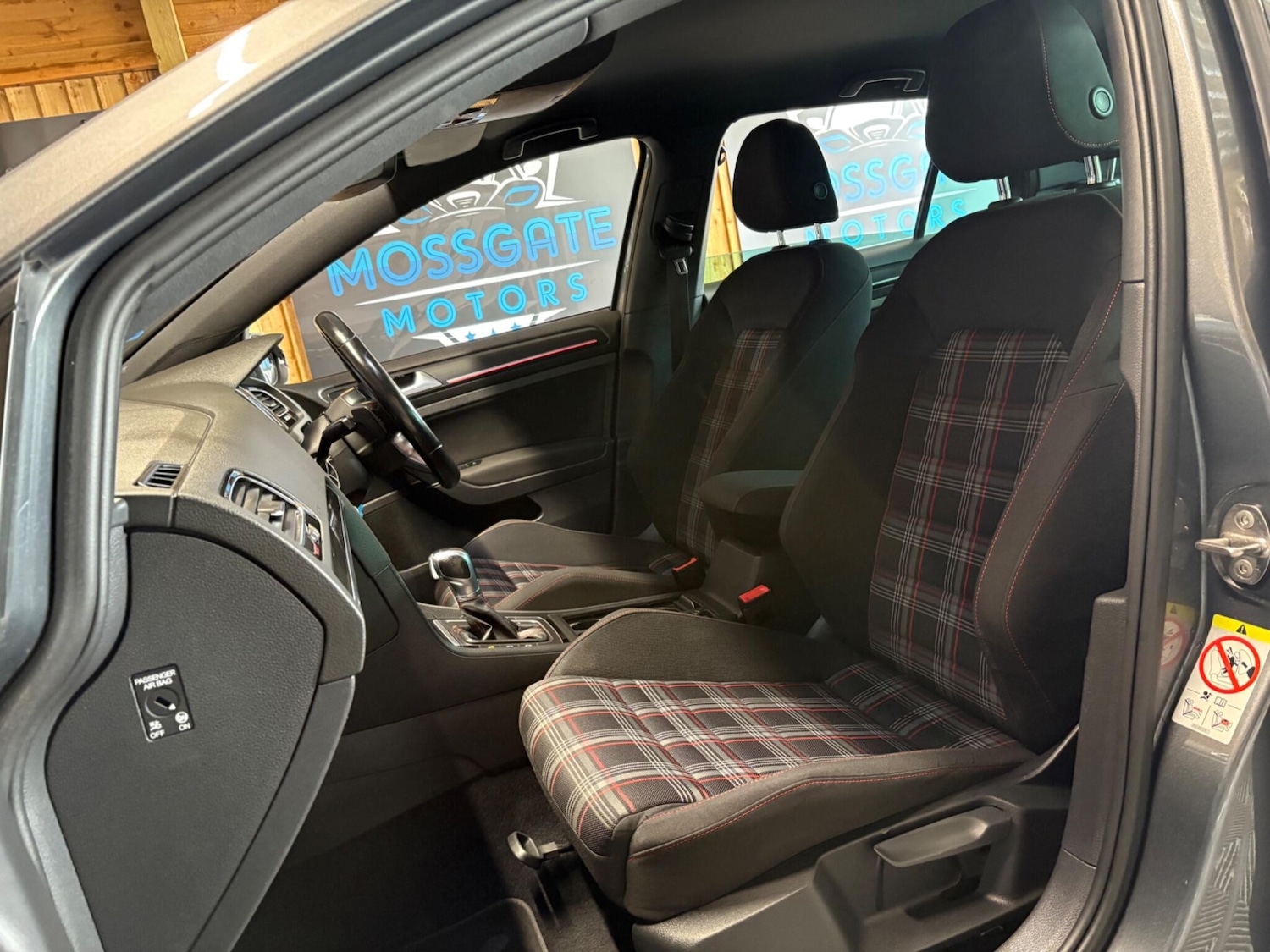 Used Volkswagen Golf 2018 for sale - 75964279: Photo 41