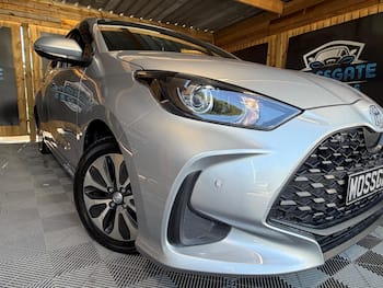 Used Toyota Yaris 2024 for sale - 79712420: Photo