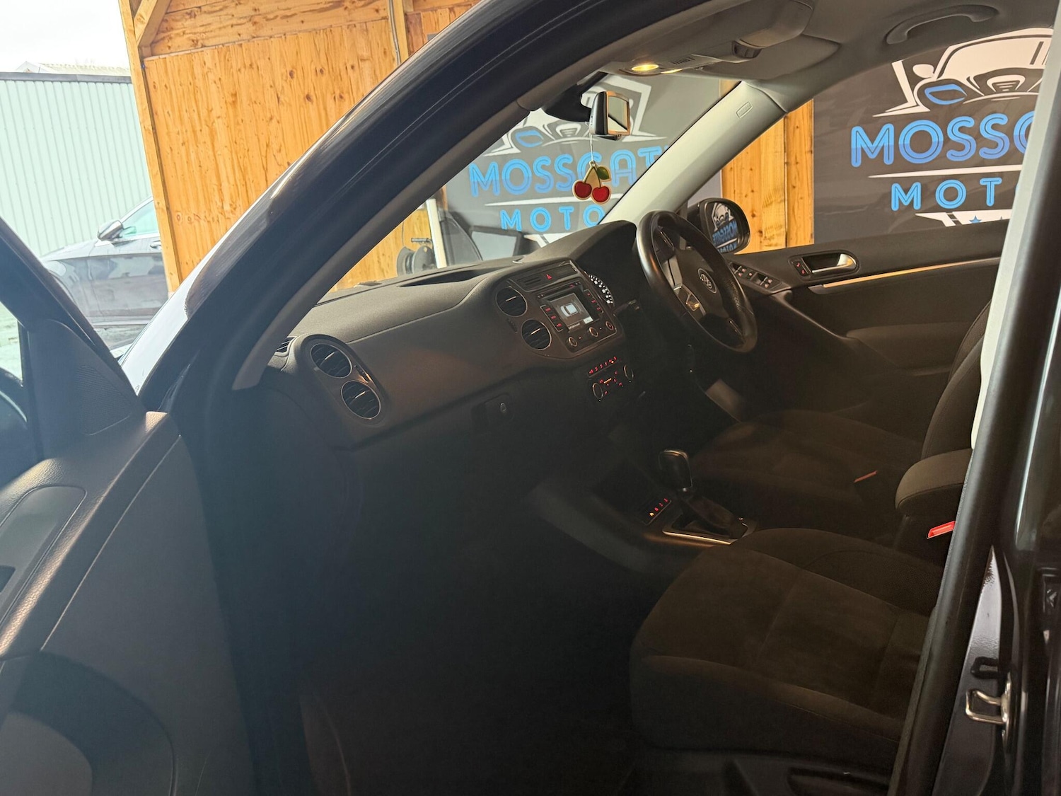 Used Volkswagen Tiguan for sale - 76715000: Photo 15