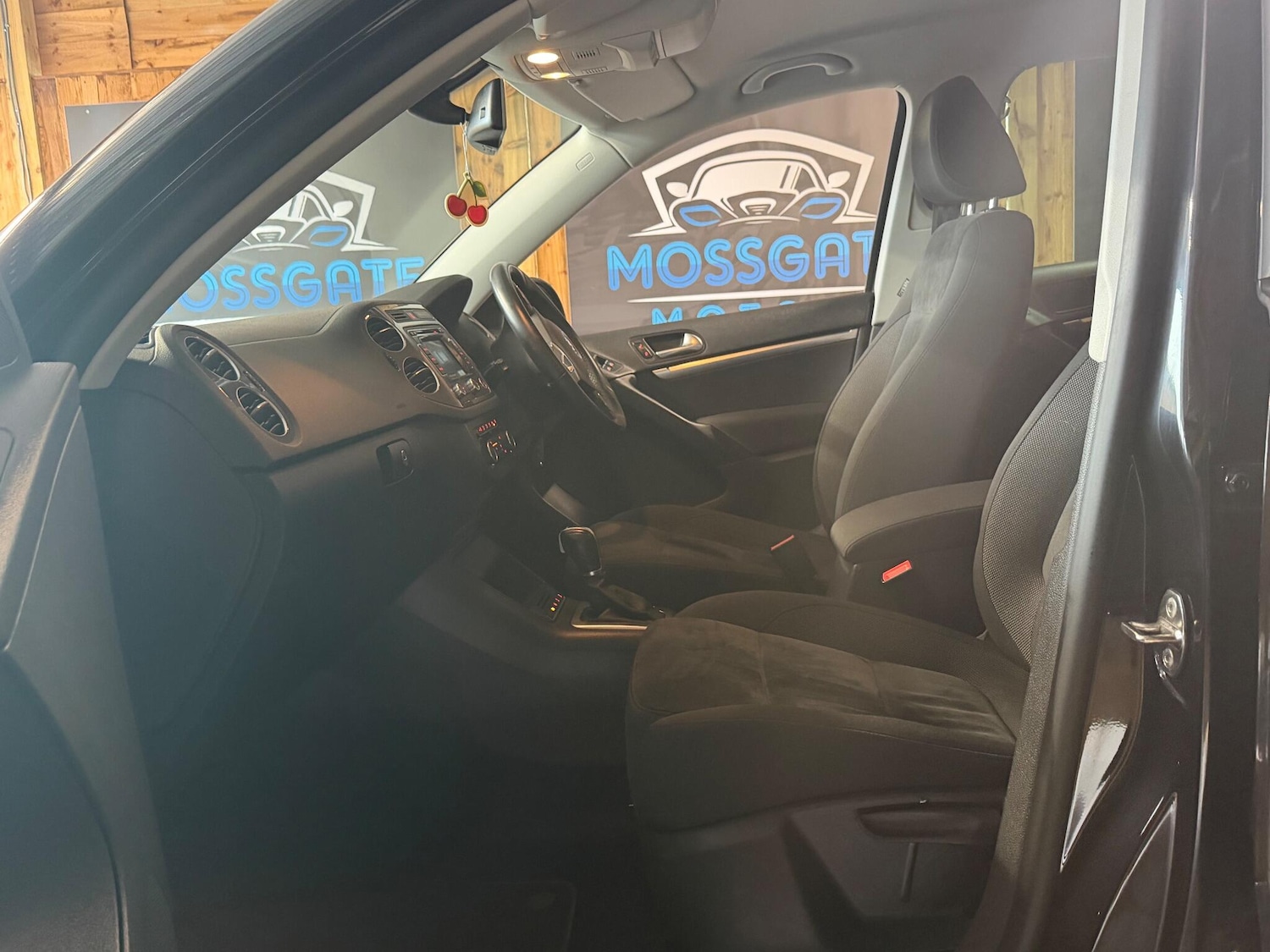 Used Volkswagen Tiguan for sale - 76715000: Photo 16