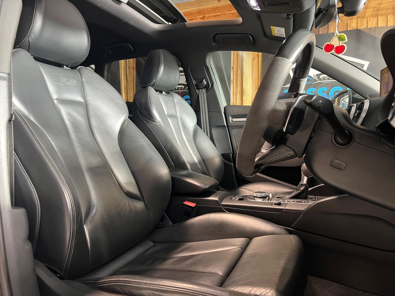 Used Audi RS3 2017 for sale - 76521794: Photo 16