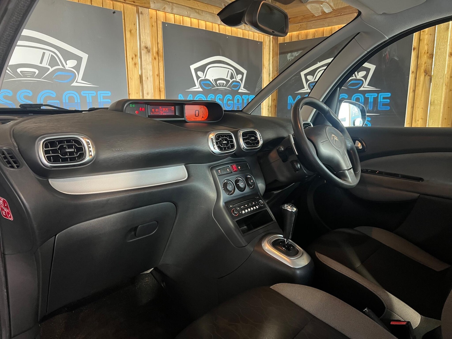 Used Citroen C3 Picasso 2013 for sale - 77925364: Photo 28