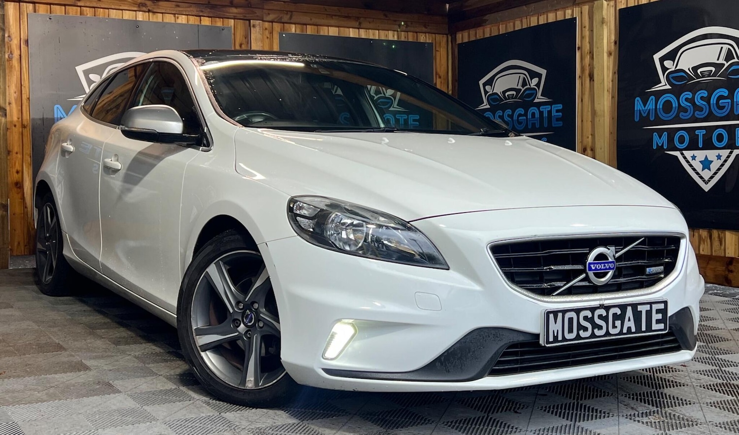 Used Volvo V40 2013 for sale - 76832563: Photo 1