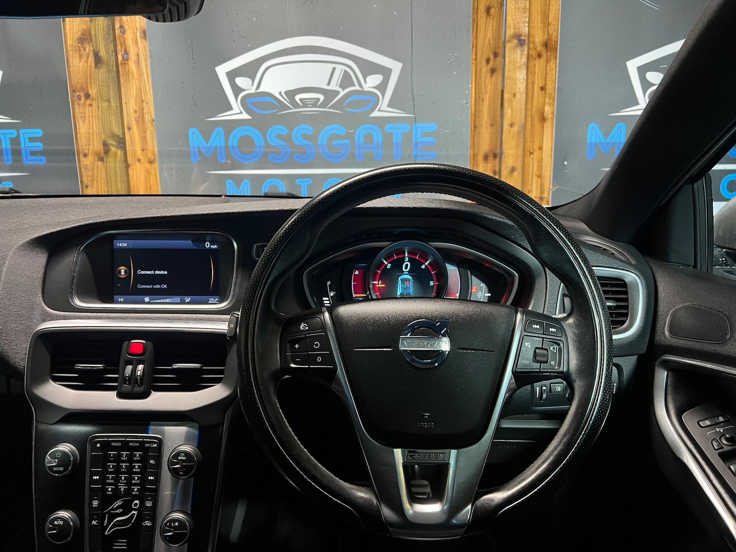 Used Volvo V40 2013 for sale - 76832563: Photo 17