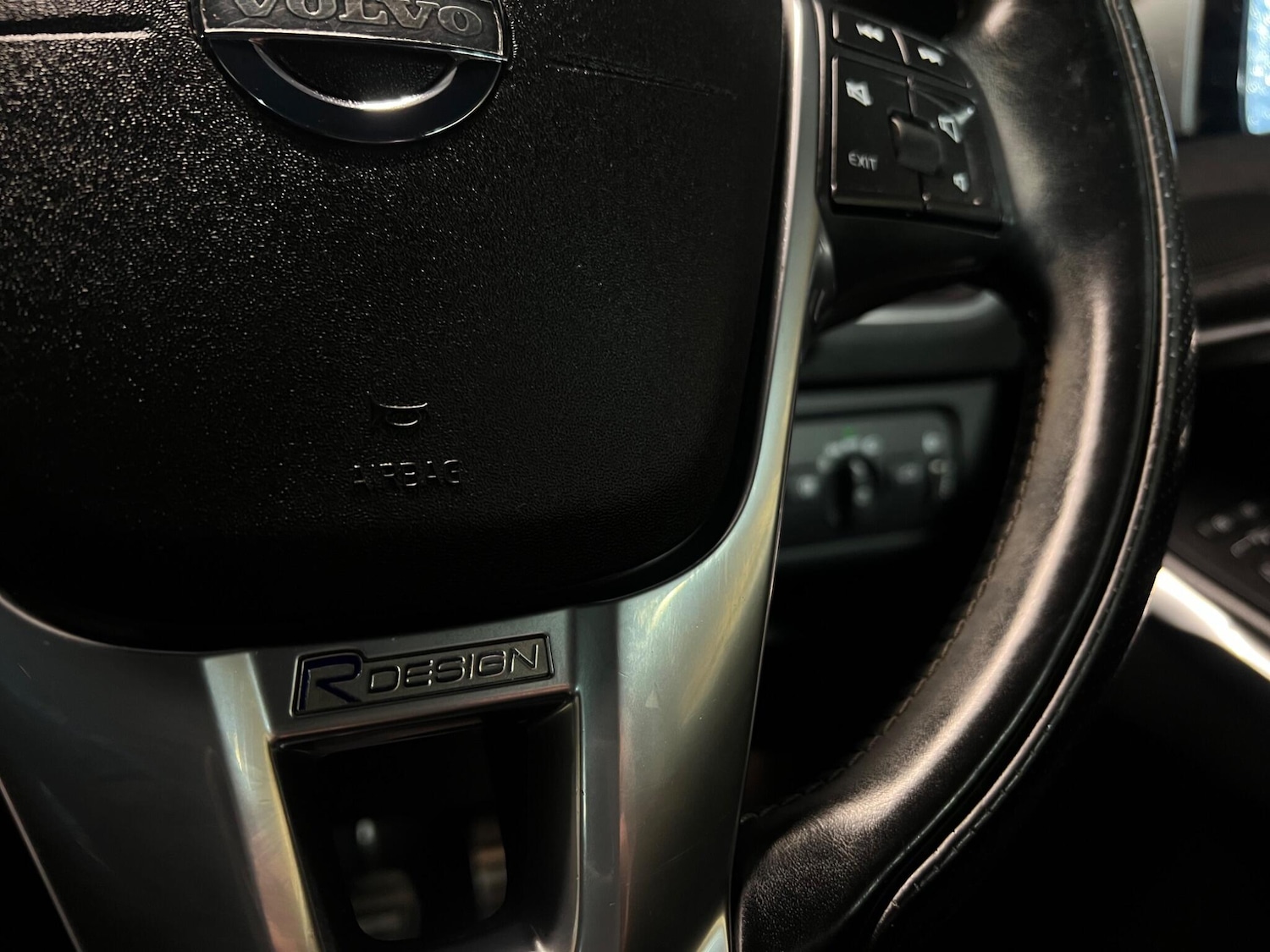 Used Volvo V40 2013 for sale - 76832563: Photo 21