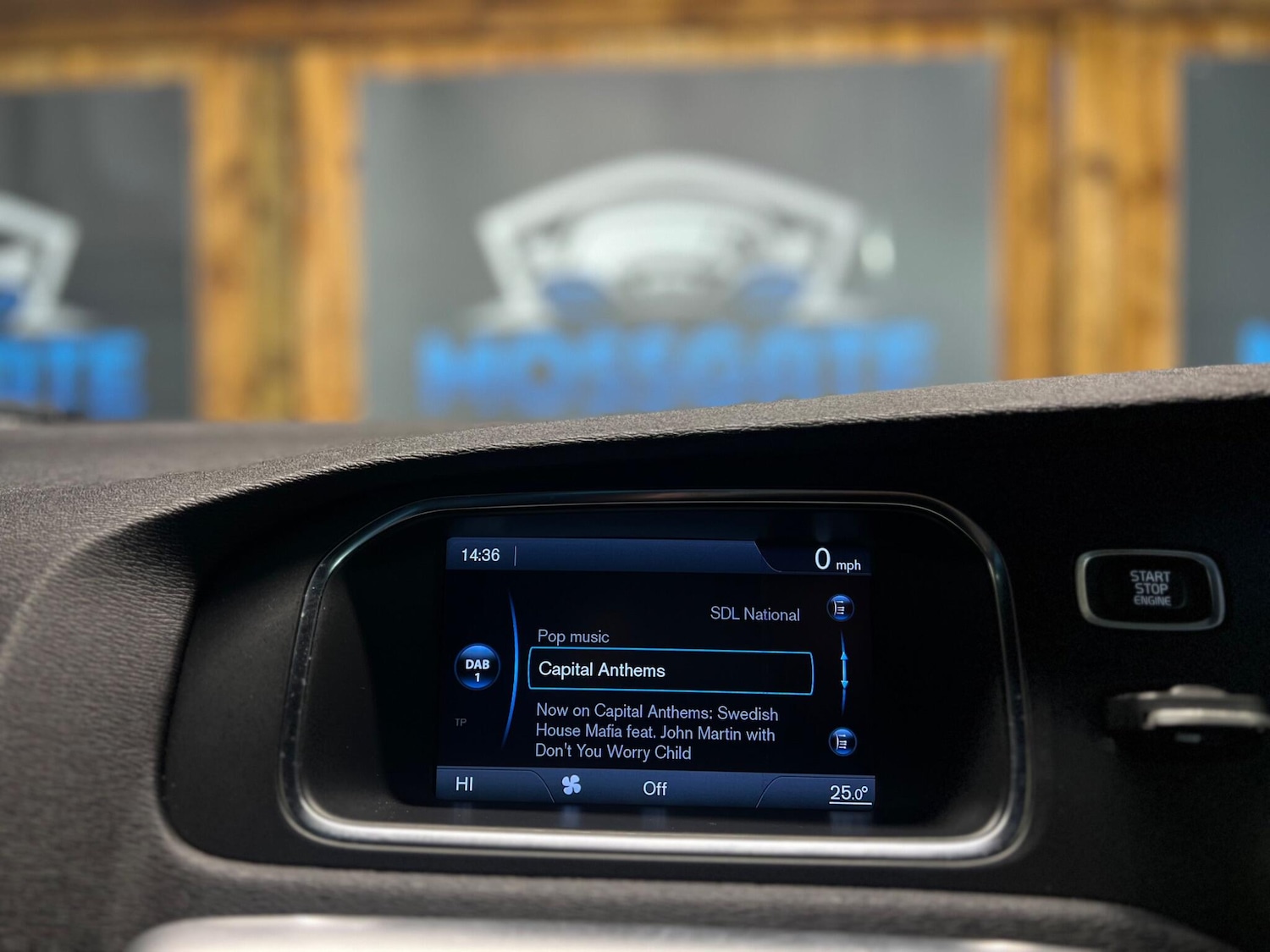 Used Volvo V40 2013 for sale - 76832563: Photo 24