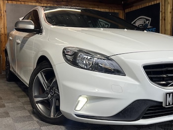 Used Volvo V40 2013 for sale - 76832563: Photo