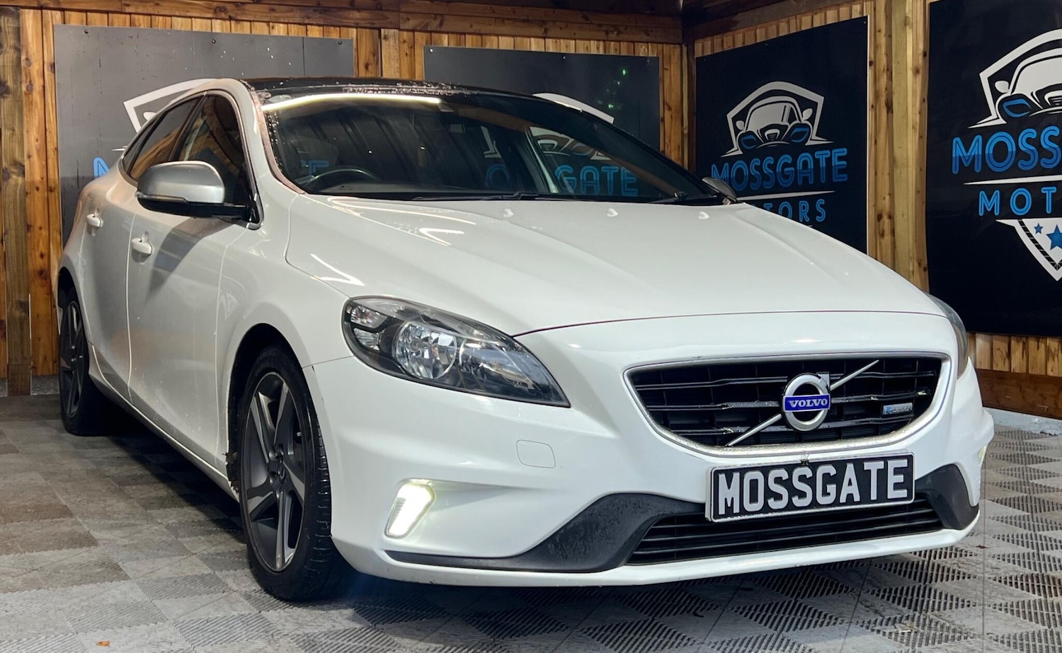 Used Volvo V40 2013 for sale - 76832563: Photo 3