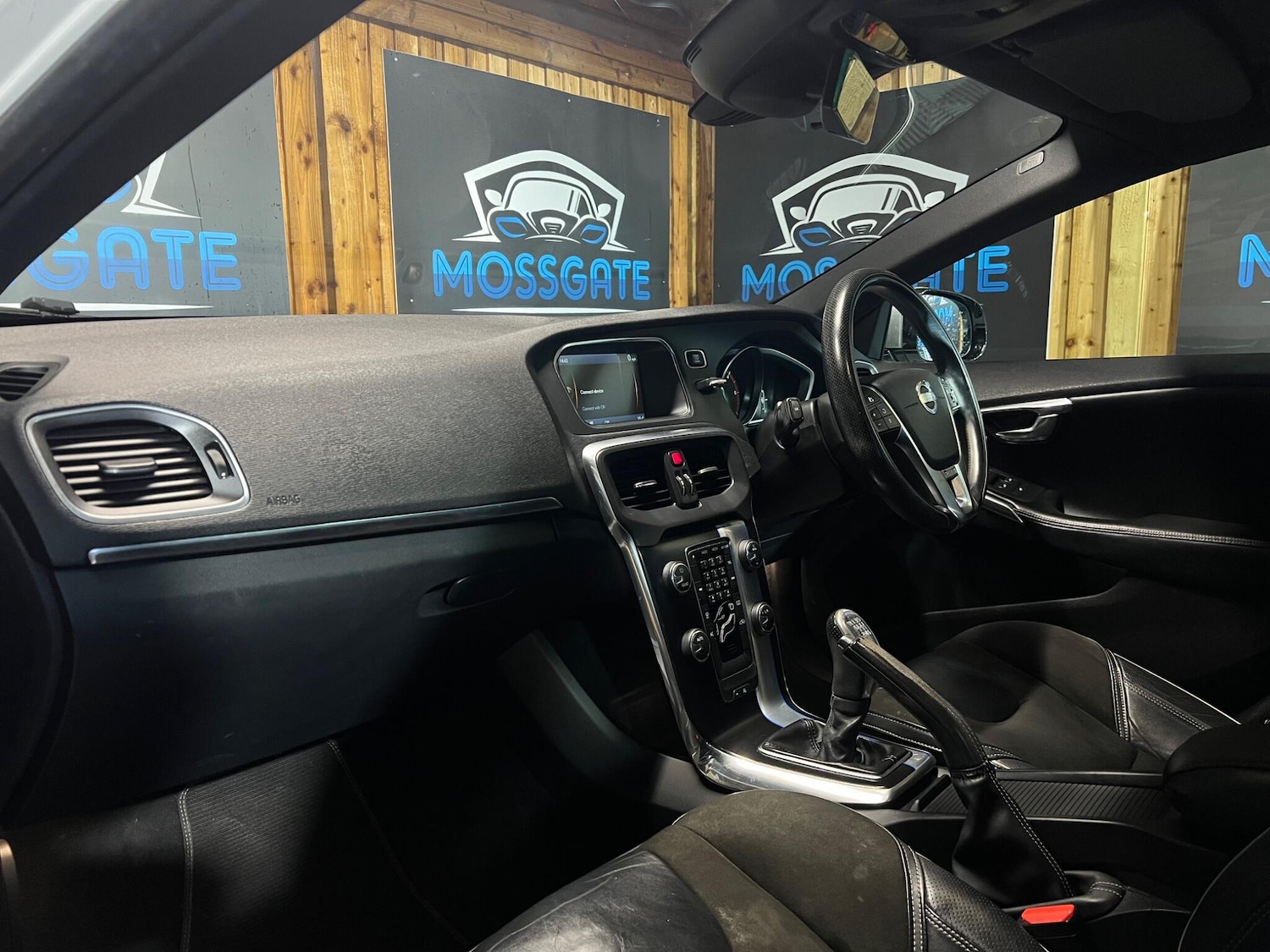 Used Volvo V40 2013 for sale - 76832563: Photo 30