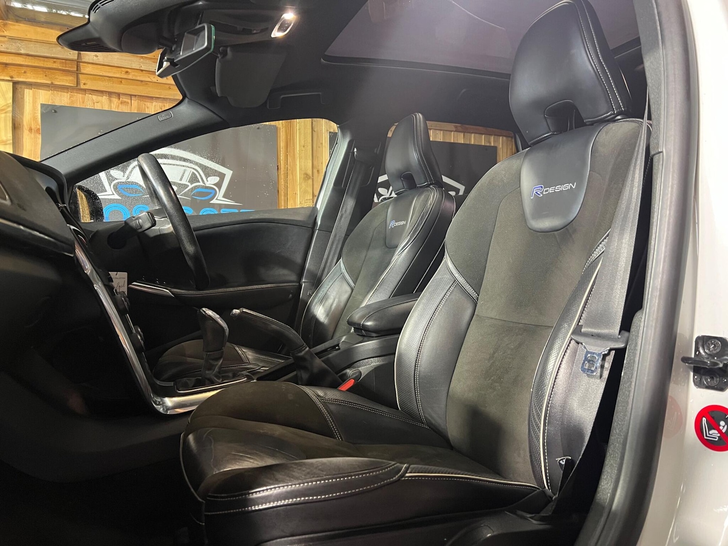 Used Volvo V40 2013 for sale - 76832563: Photo 32