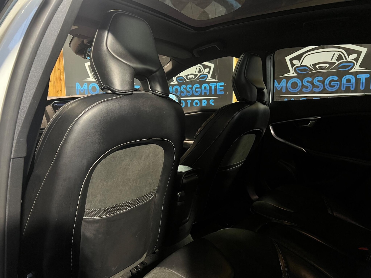 Used Volvo V40 2013 for sale - 76832563: Photo 34