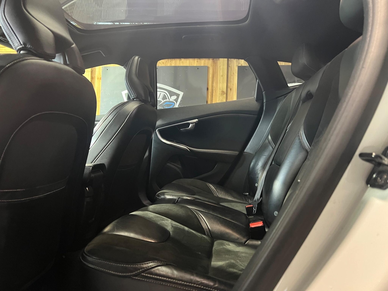 Used Volvo V40 2013 for sale - 76832563: Photo 35