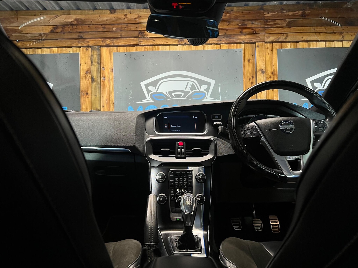 Used Volvo V40 2013 for sale - 76832563: Photo 38