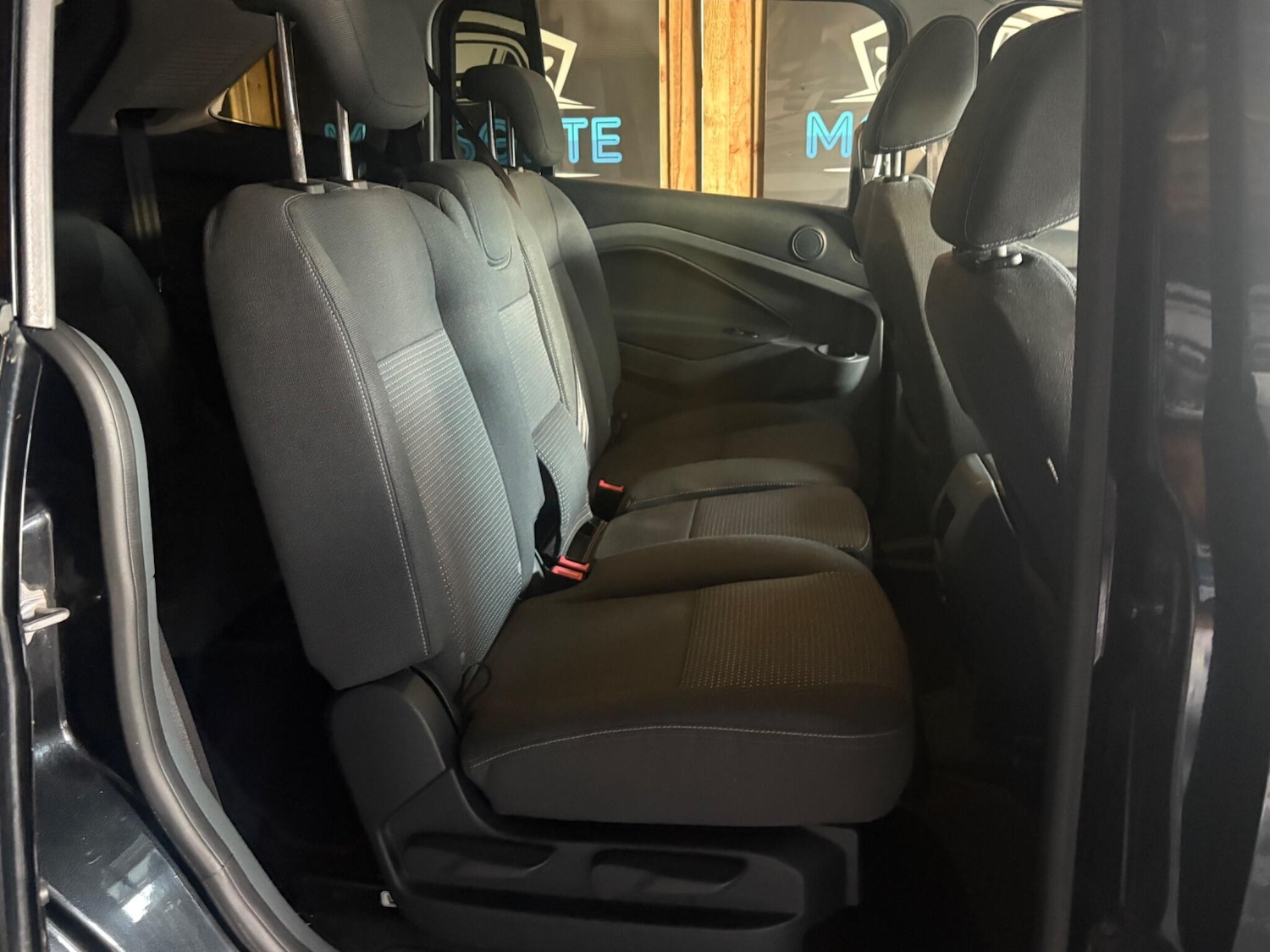 Used Ford Grand C-Max 2011 for sale - 76645810: Photo 17