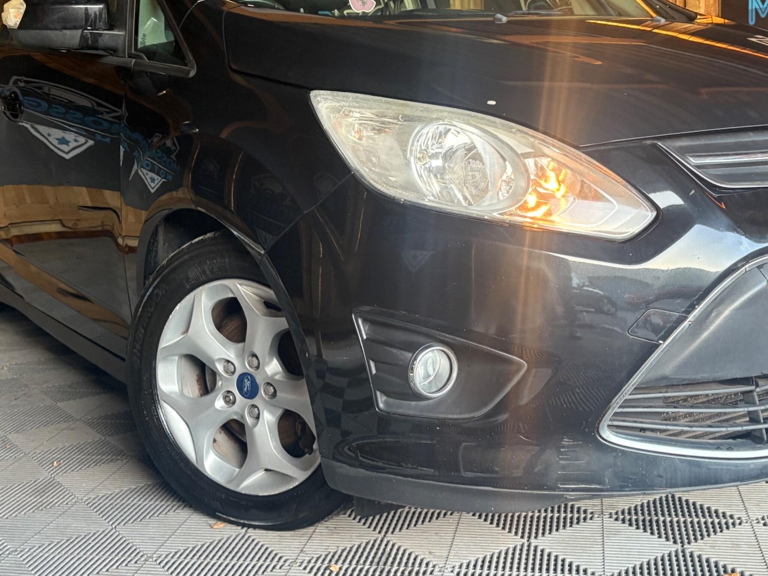 Used Ford Grand C-Max 2011 for sale - 76645810: Photo 2