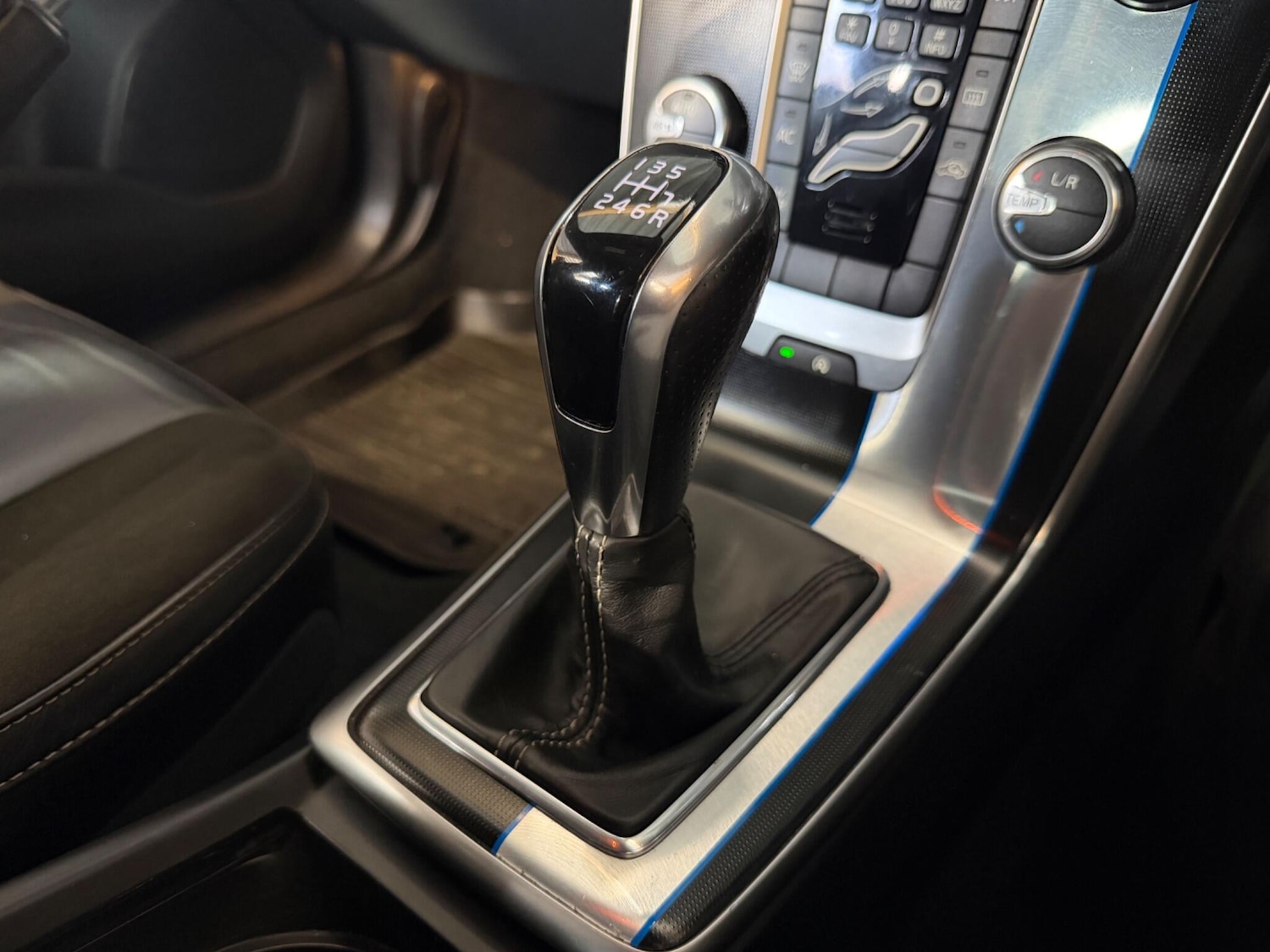 Used Volvo V40 for sale - 77784672: Photo 14