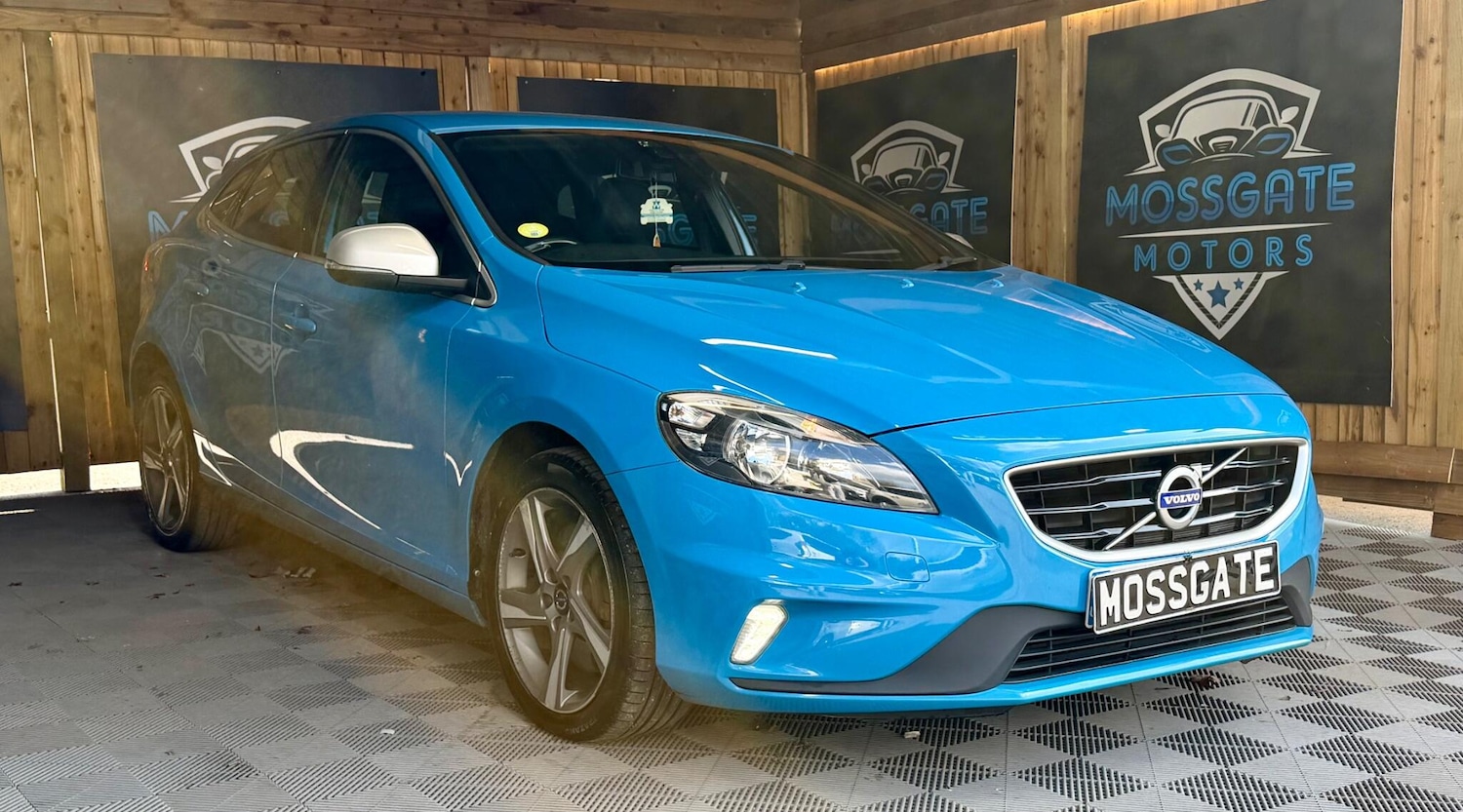 Used Volvo V40 for sale - 77784672: Photo 2