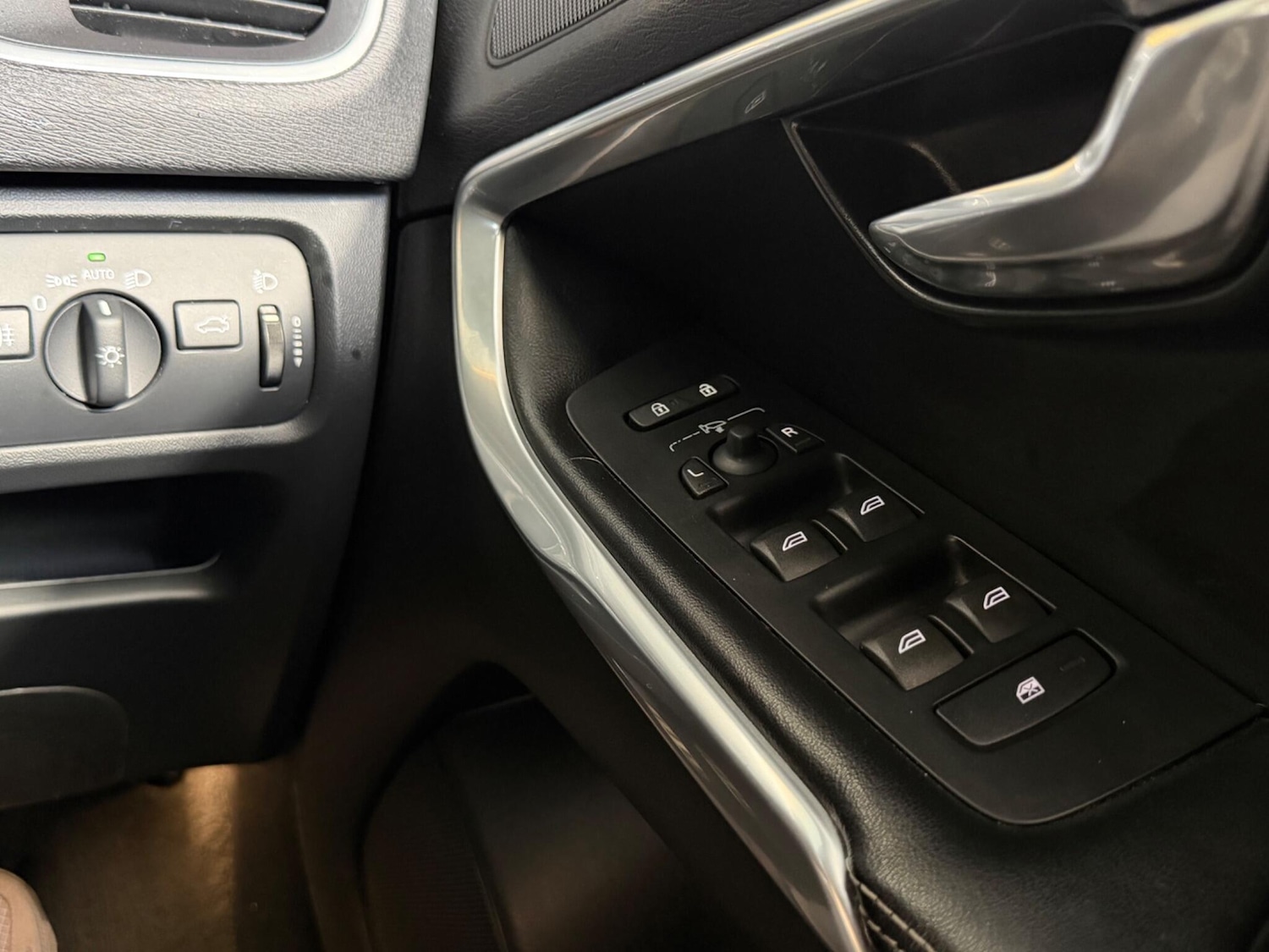 Used Volvo V40 for sale - 77784672: Photo 21