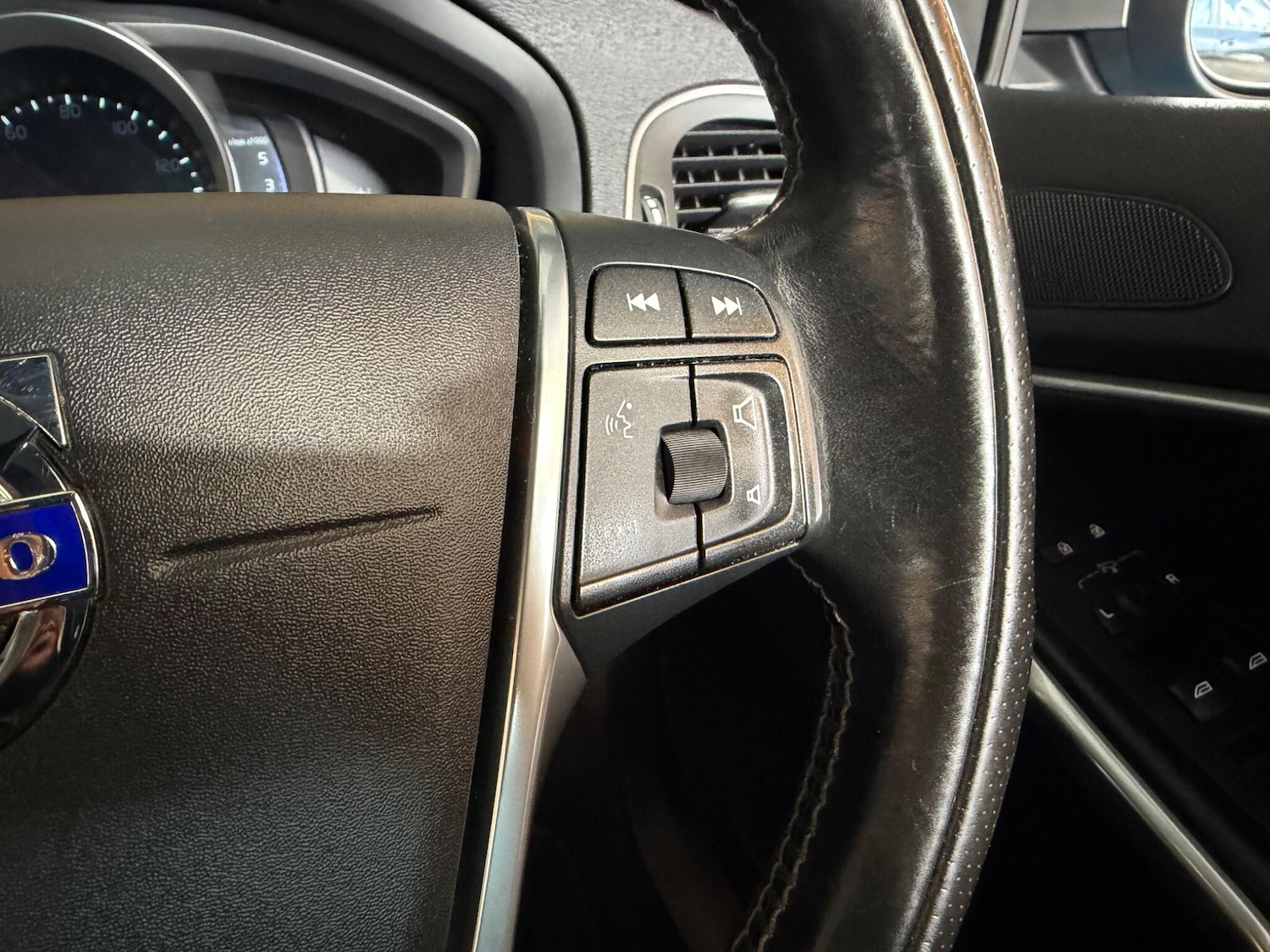 Used Volvo V40 for sale - 77784672: Photo 23