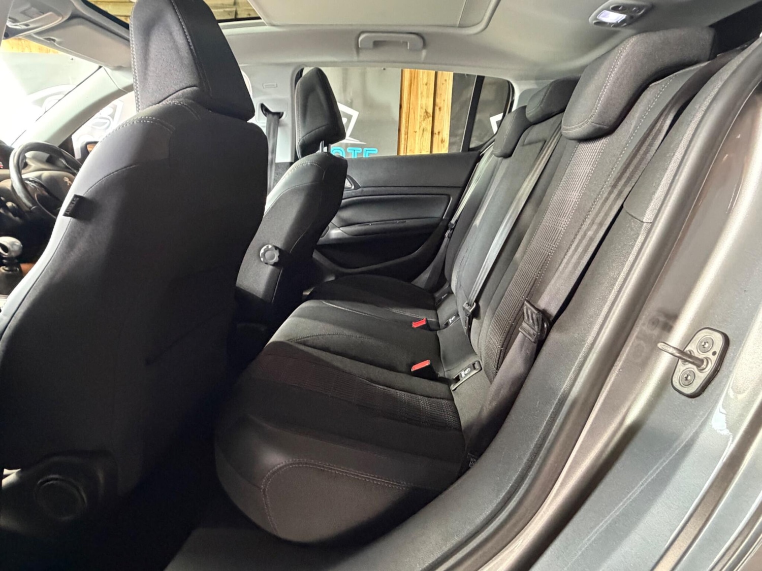 Used Peugeot 308 2018 for sale - 77549561: Photo 20