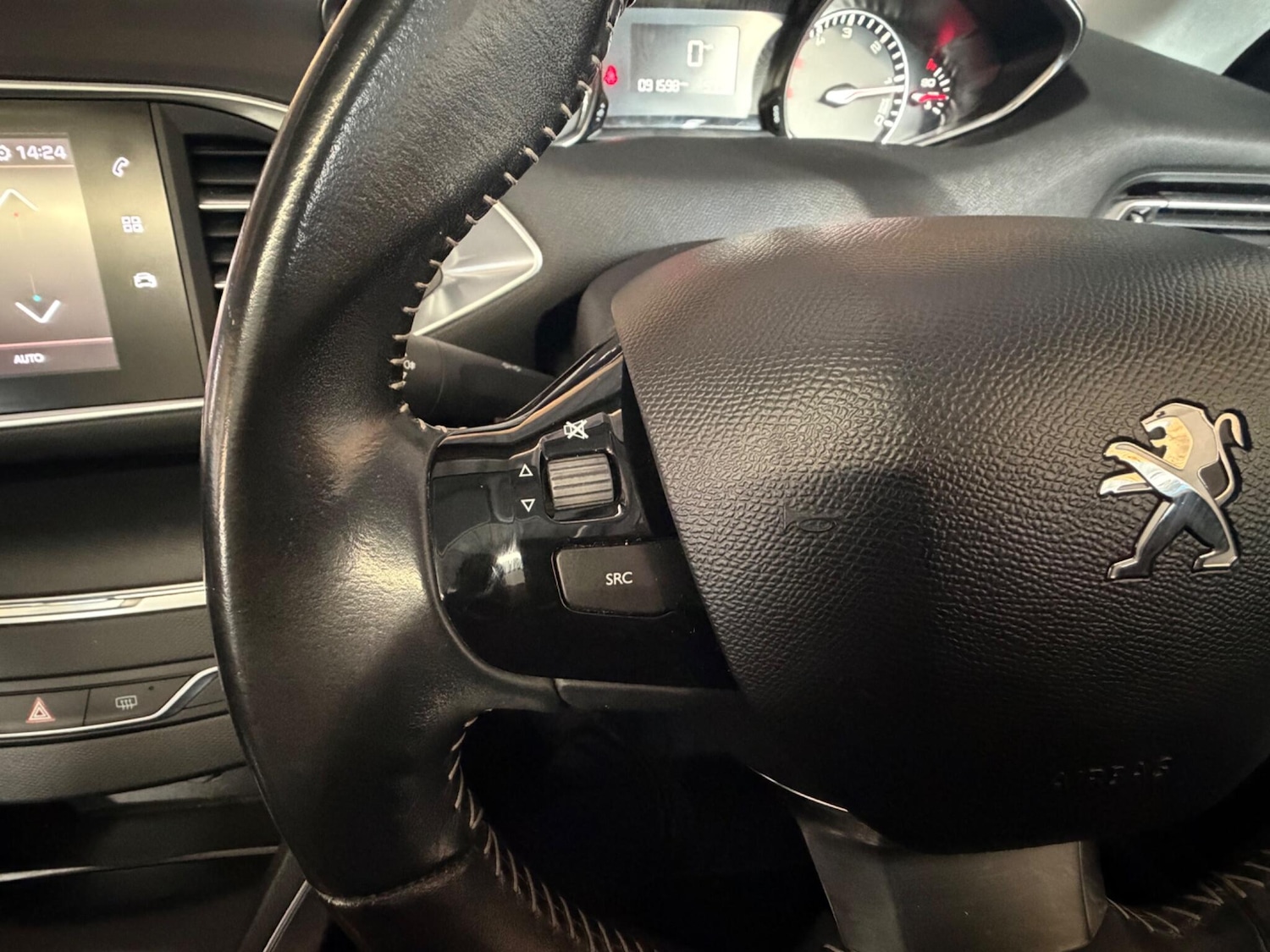 Used Peugeot 308 2018 for sale - 77549561: Photo 26