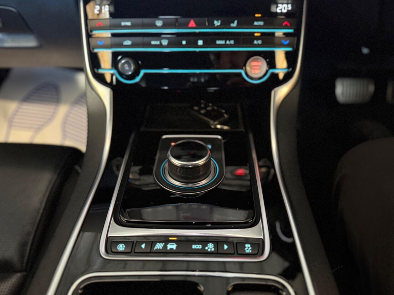 Used Jaguar XE for sale - 78057689: Photo 25