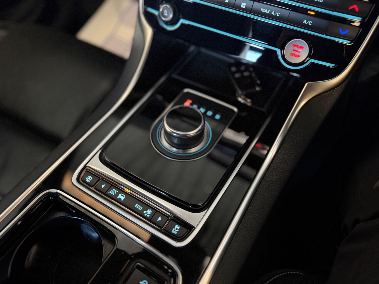 Used Jaguar XE for sale - 78057689: Photo 44