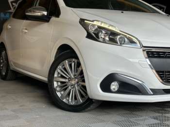 Used Peugeot 208 2015 for sale - 75102610: Photo