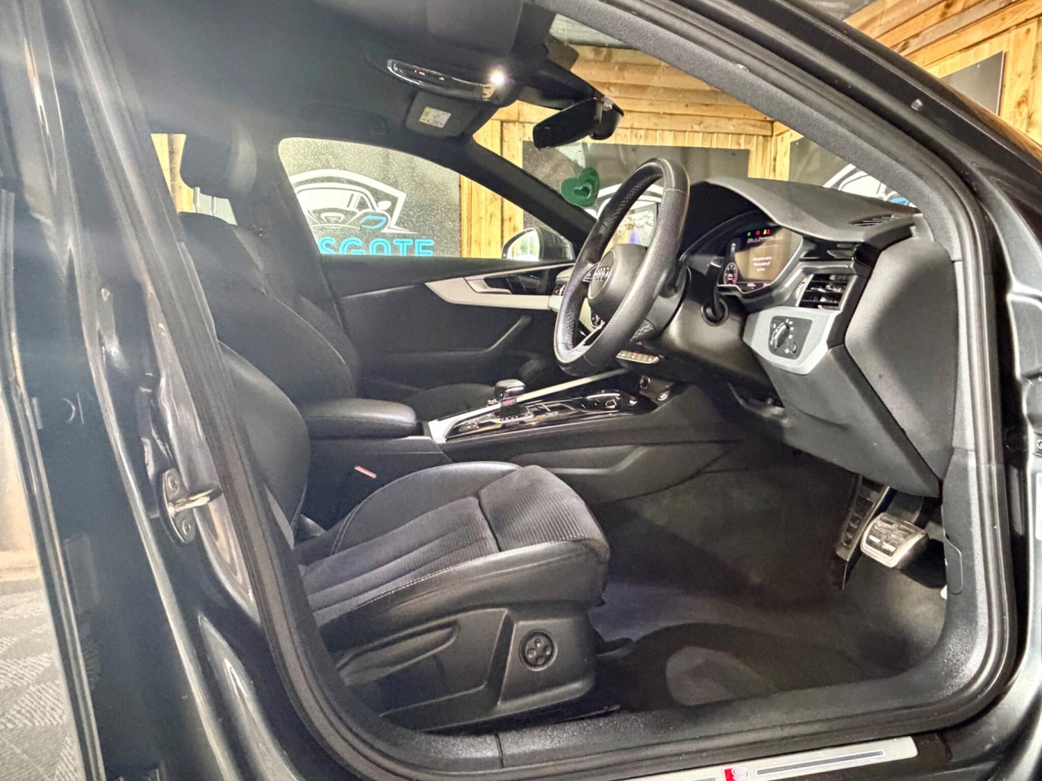 Used Audi A4 Avant 2021 for sale - 77267538: Photo 17