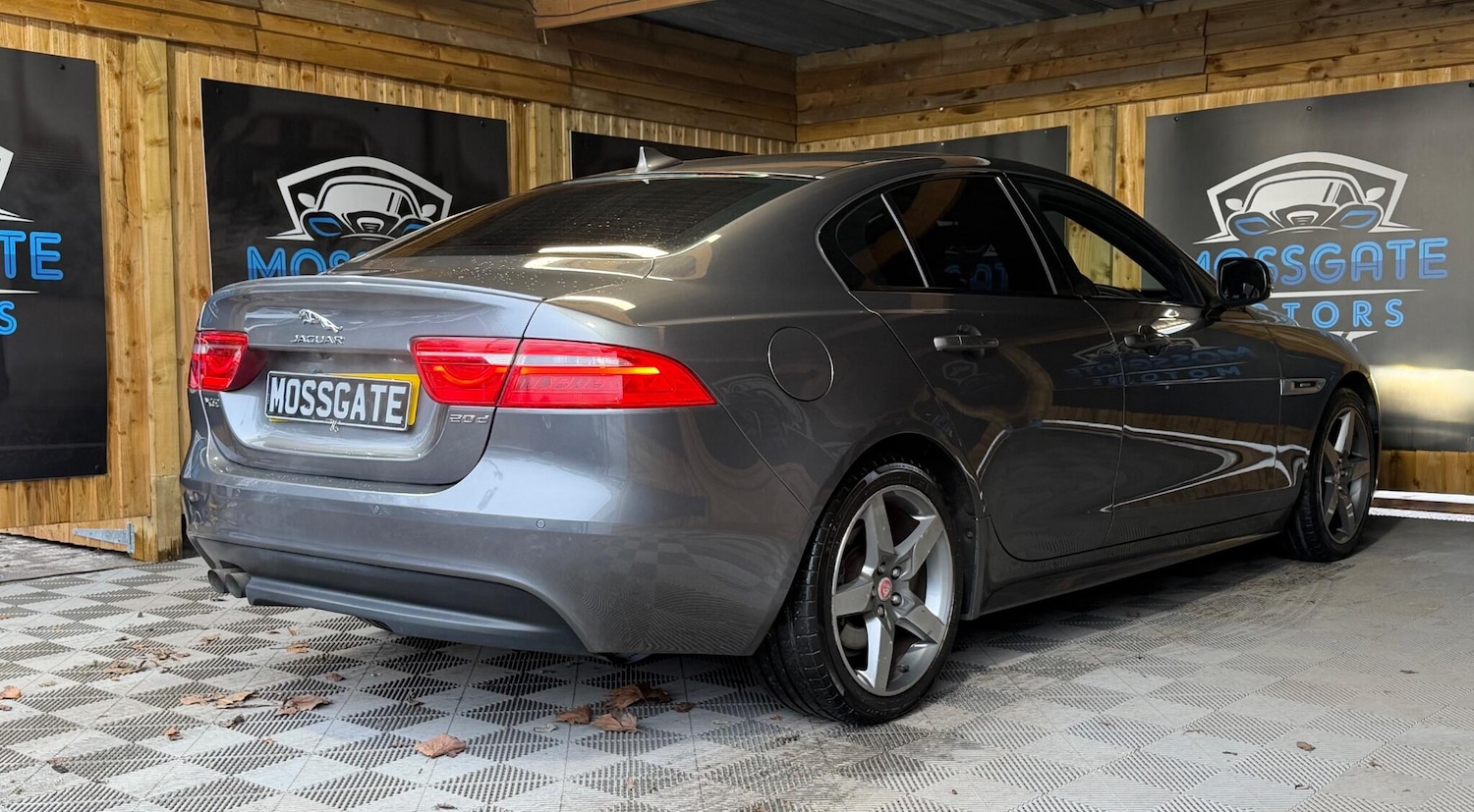 Used Jaguar XE 2016 for sale - 77320490: Photo 18