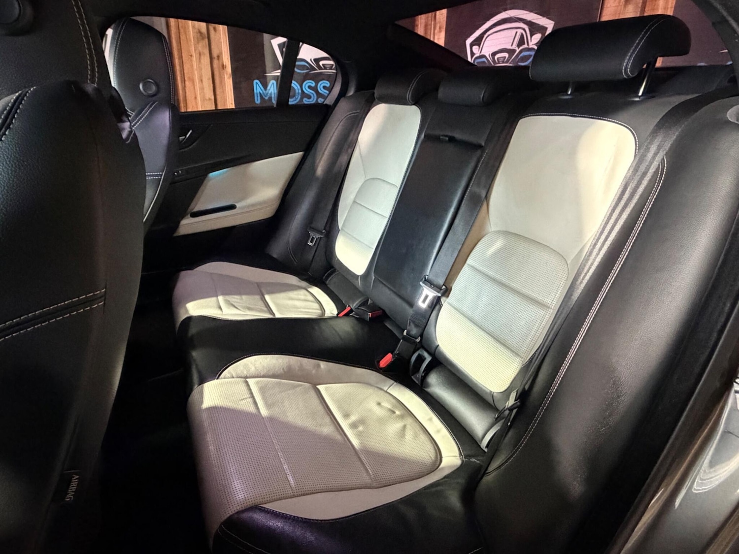 Used Jaguar XE 2016 for sale - 77320490: Photo 21