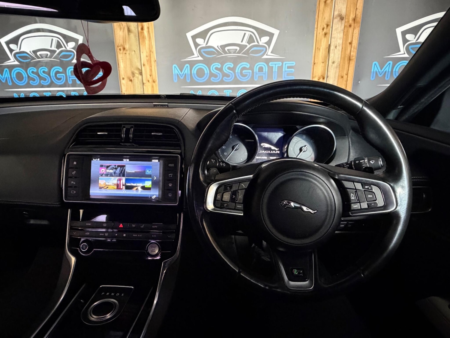 Used Jaguar XE 2016 for sale - 77320490: Photo 22