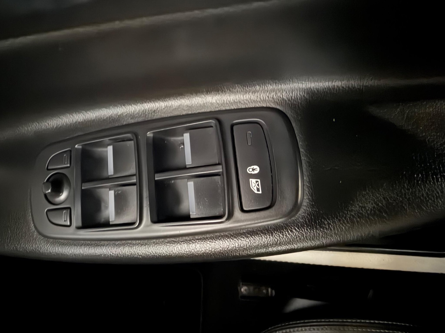 Used Jaguar XE 2016 for sale - 77320490: Photo 30