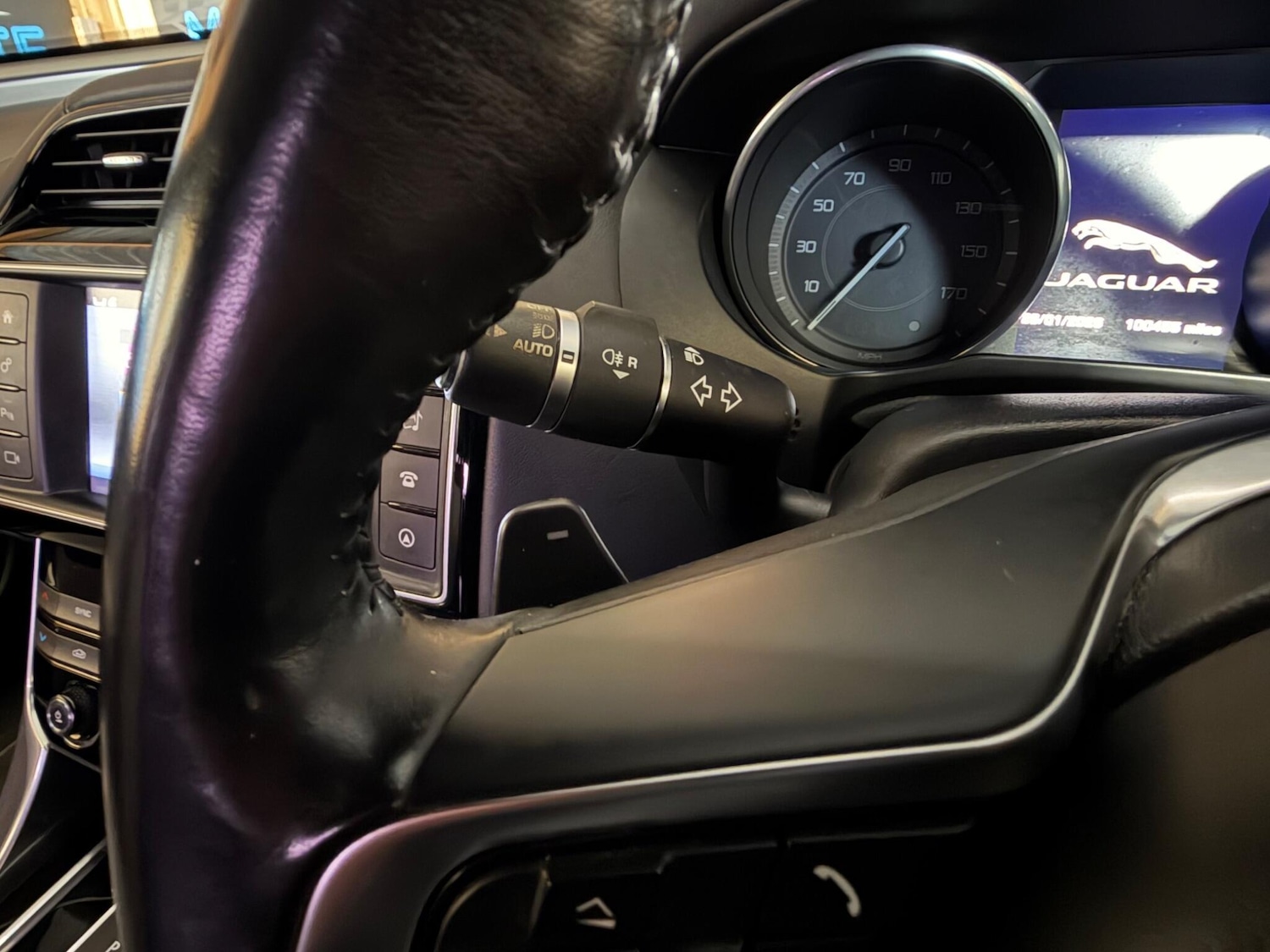 Used Jaguar XE 2016 for sale - 77320490: Photo 31