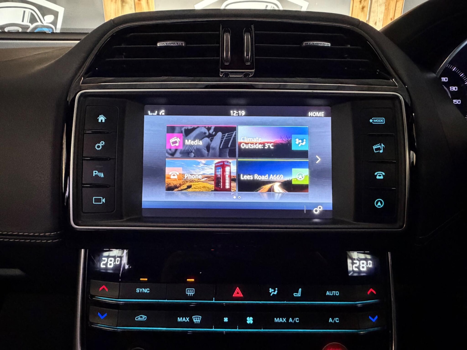 Used Jaguar XE 2016 for sale - 77320490: Photo 35