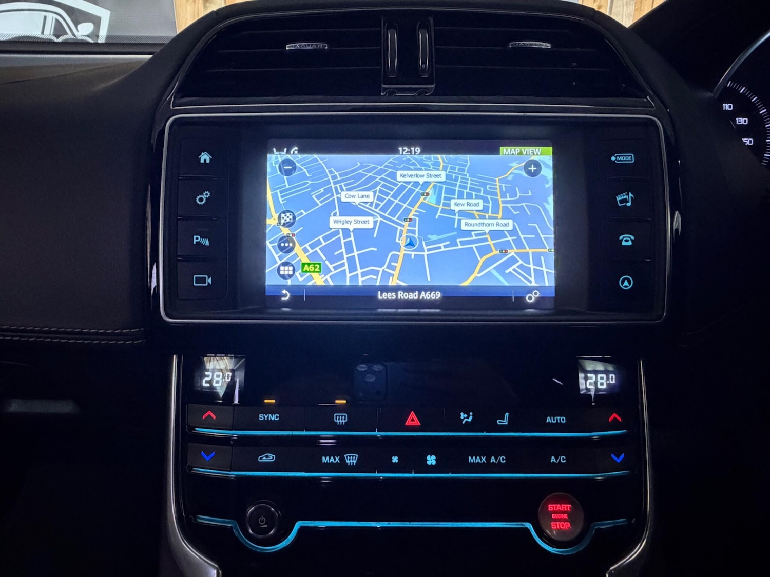 Used Jaguar XE 2016 for sale - 77320490: Photo 37