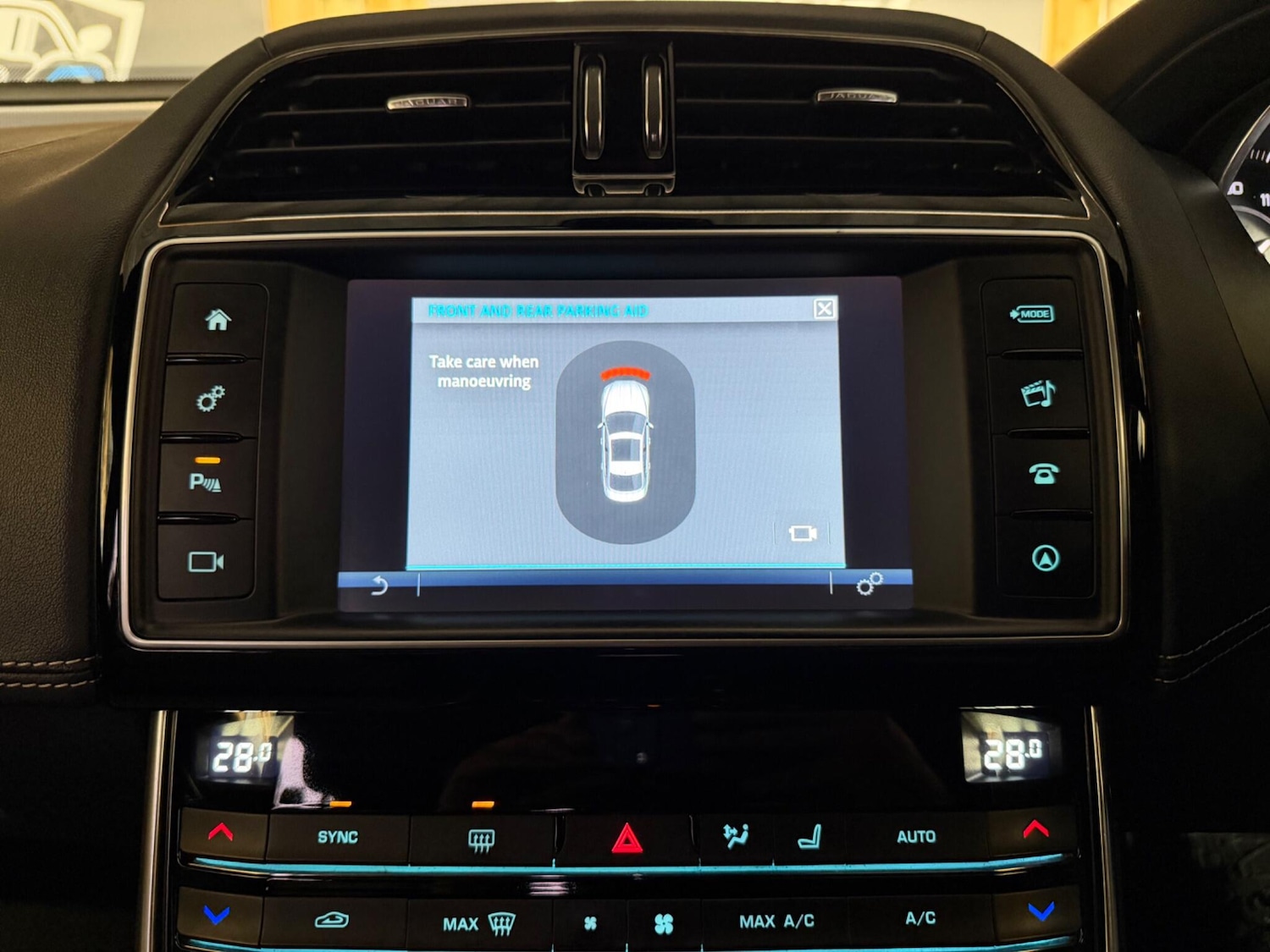 Used Jaguar XE 2016 for sale - 77320490: Photo 41