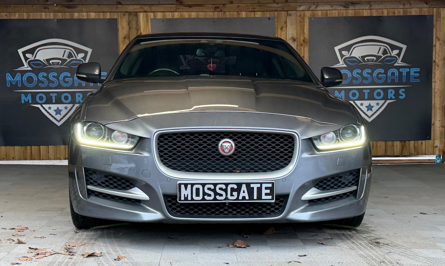 Used Jaguar XE 2016 for sale - 77320490: Photo 7