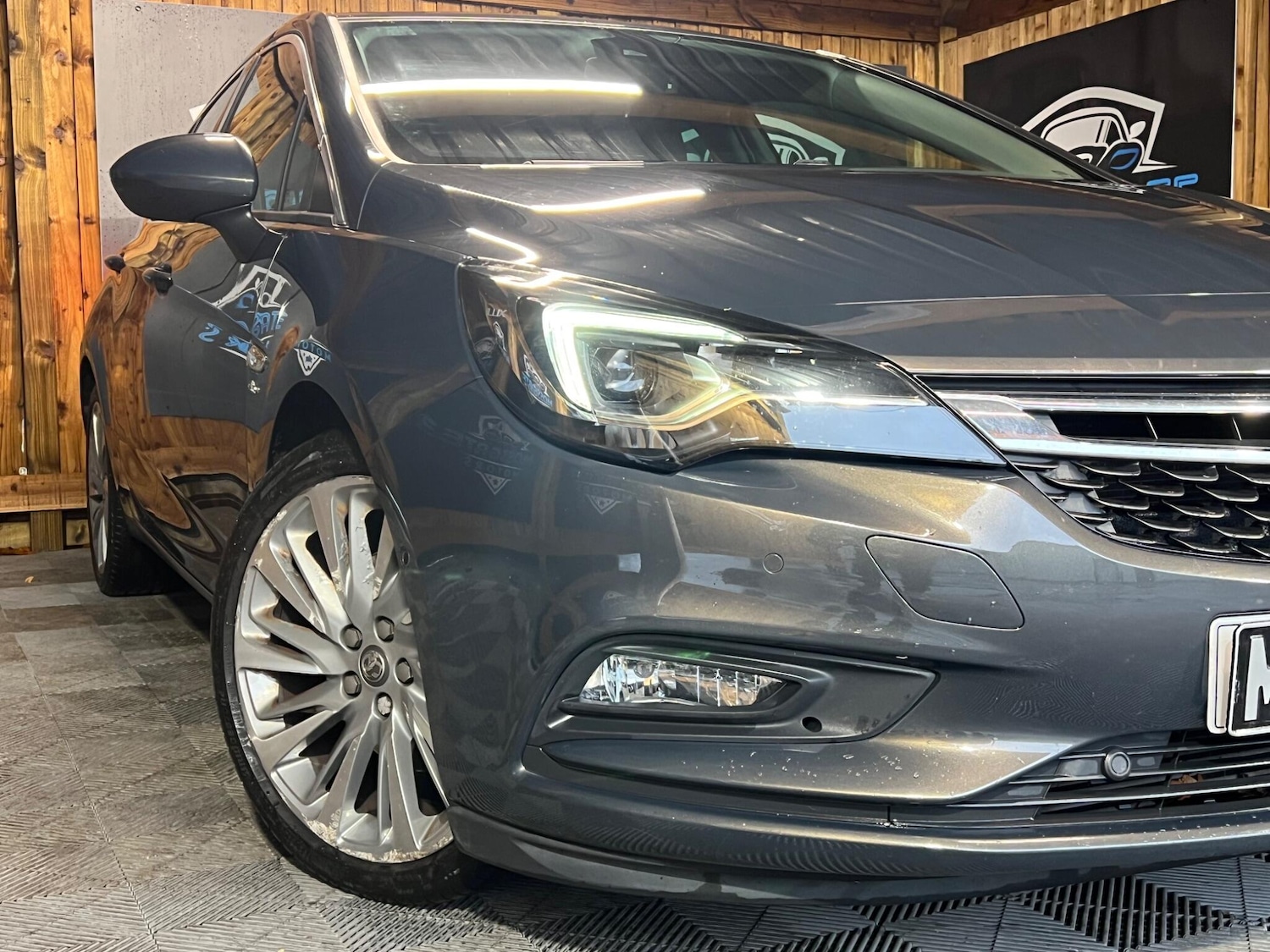 Used Vauxhall Astra 2016 for sale - 76458124: Photo 2