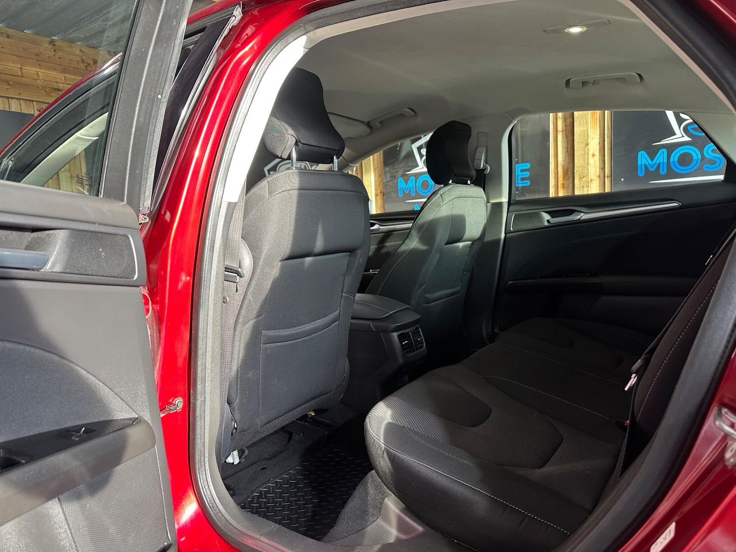 Used Ford Mondeo 2015 for sale - 76657482: Photo 14