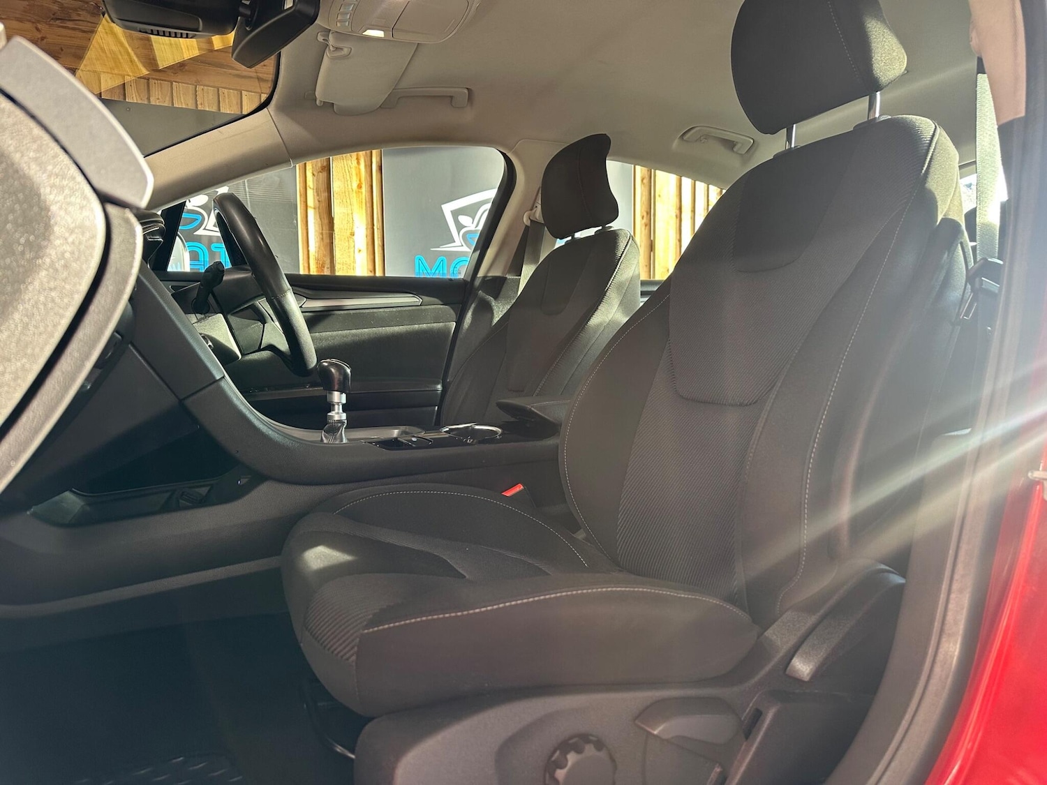 Used Ford Mondeo 2015 for sale - 76657482: Photo 28