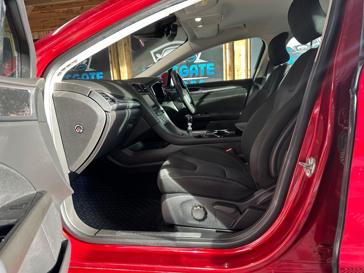 Used Ford Mondeo 2015 for sale - 76657482: Photo 29