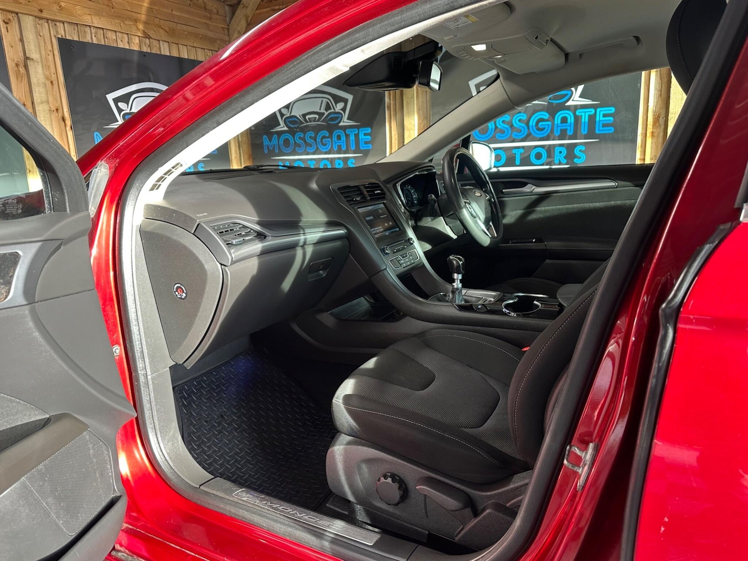 Used Ford Mondeo 2015 for sale - 76657482: Photo 31