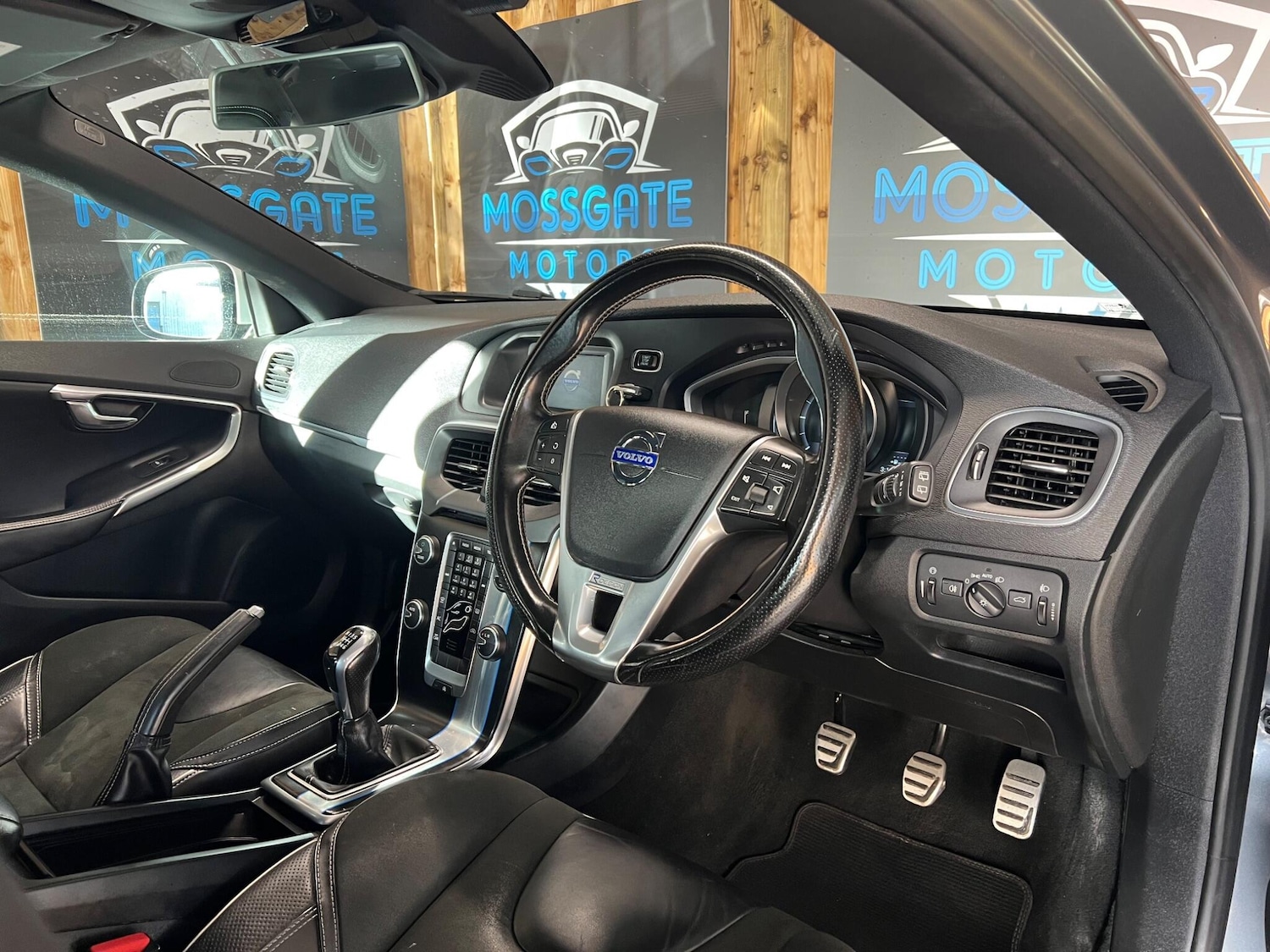 Used Volvo V40 2015 for sale - 76765350: Photo 13