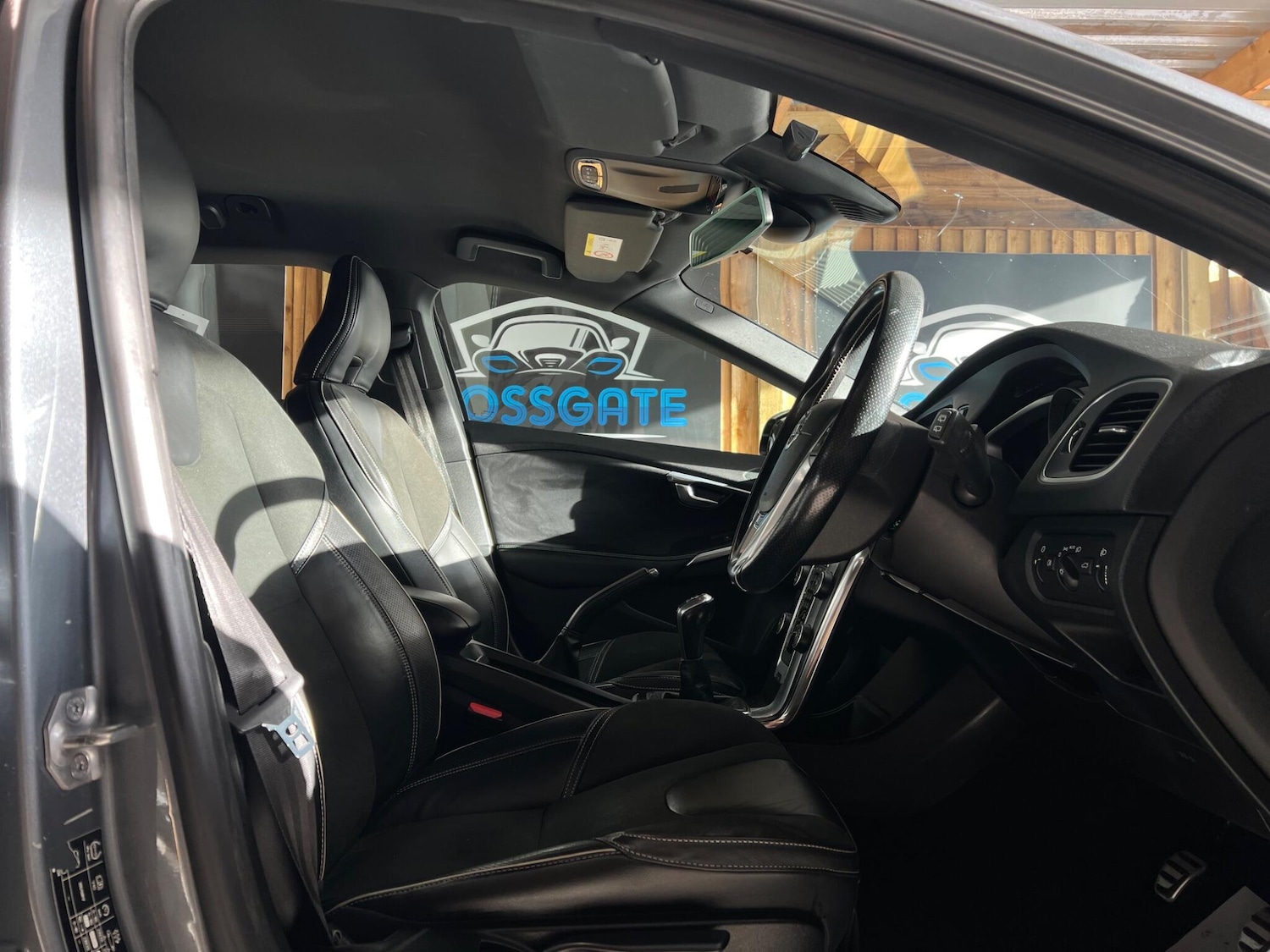 Used Volvo V40 2015 for sale - 76765350: Photo 14