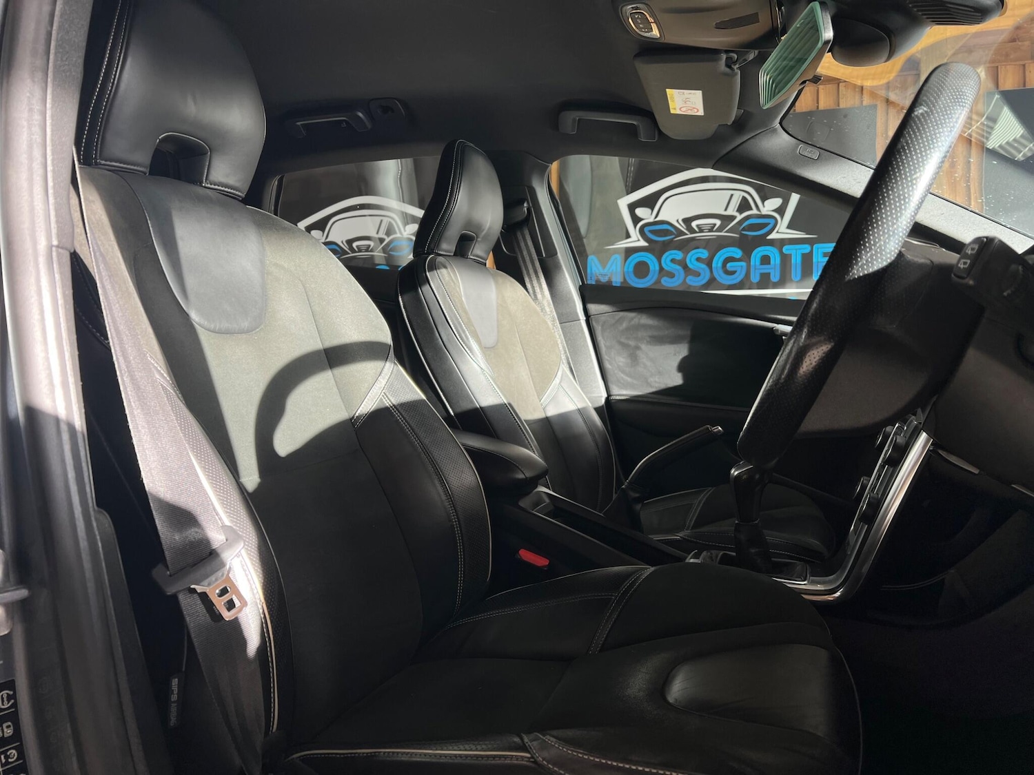 Used Volvo V40 2015 for sale - 76765350: Photo 15