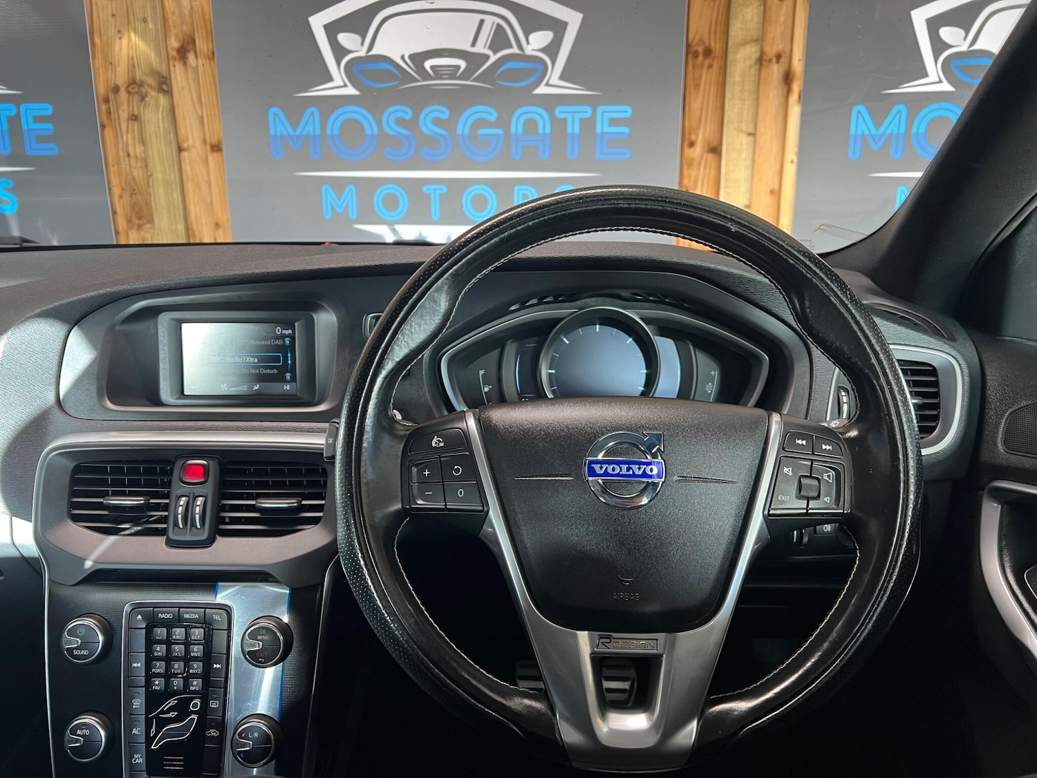 Used Volvo V40 2015 for sale - 76765350: Photo 17