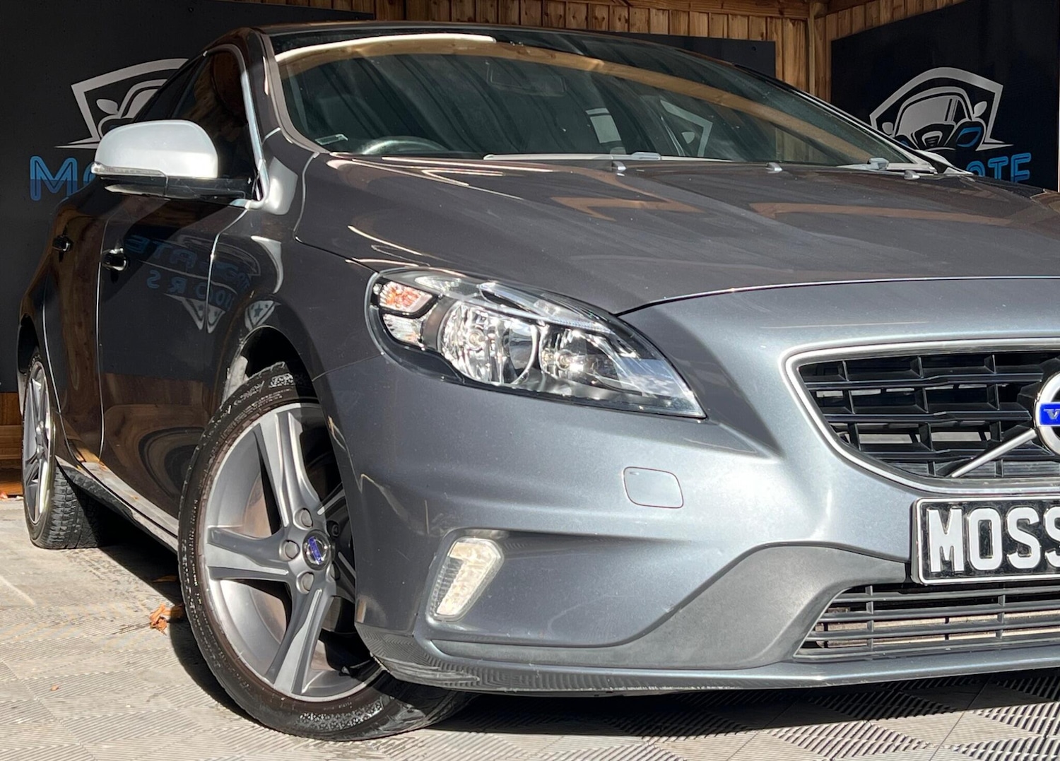 Used Volvo V40 2015 for sale - 76765350: Photo 2